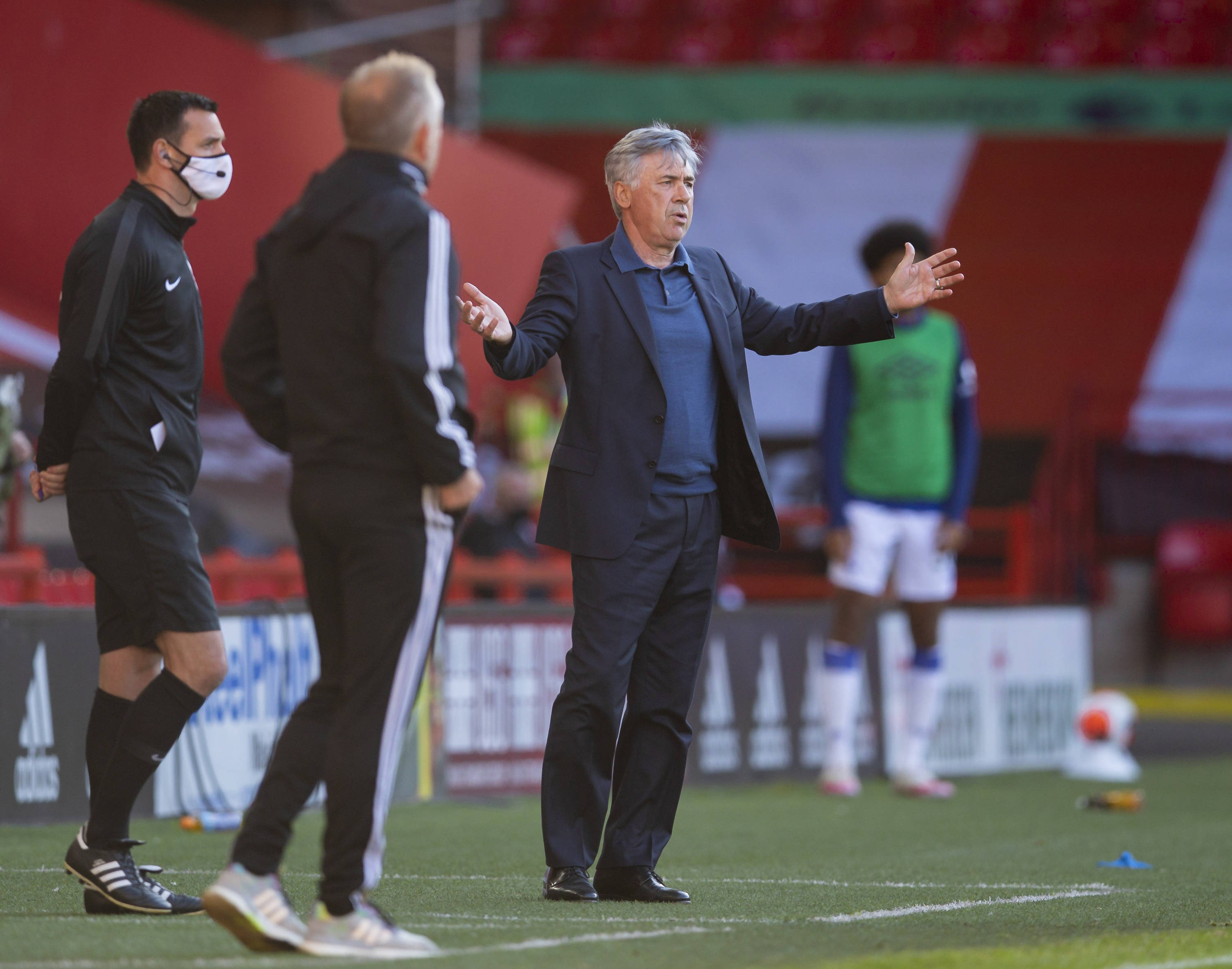 库里在球场 库里在球场